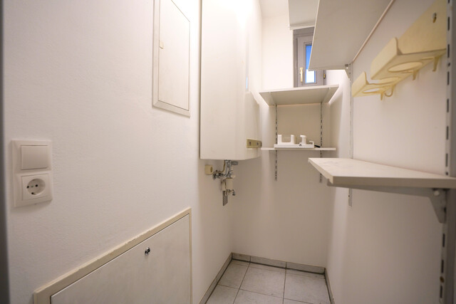 Komplett renovierte 2-Zimmer-Wohnung, Höchst - Bitzestraße