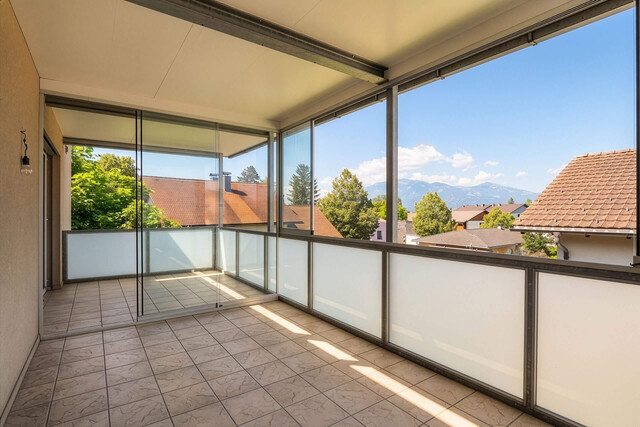 Sonnige 3-Zimmer-Dachgeschosswohnung mit Balkon, Wintergarten & Carport in Götzis
