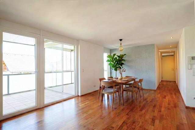 Sonnige 3-Zimmer-Dachgeschosswohnung mit Balkon, Wintergarten & Carport in Götzis