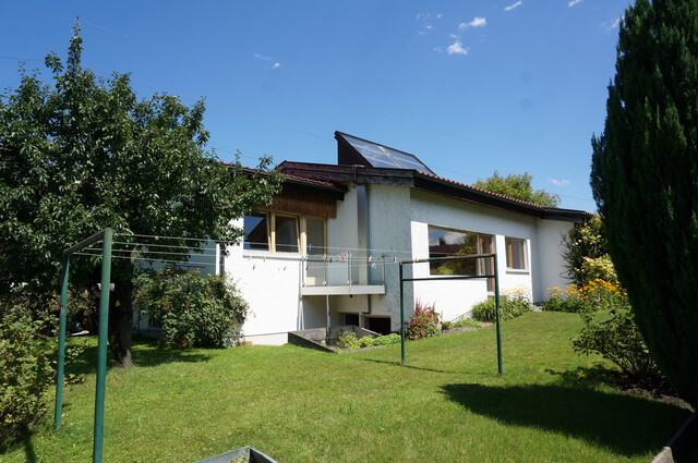 gepflegtes Einfamilienhaus mit großem Garten