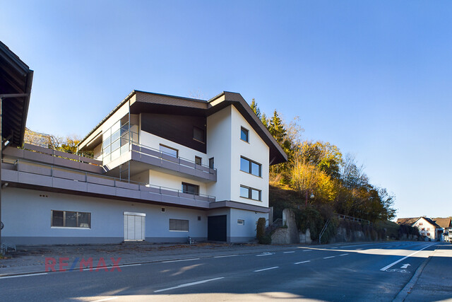 562 m² Nutzfläche! Viel Platz zum Wohnen und Arbeiten: Geschäftslokal mit Wohneinheit in Sulz