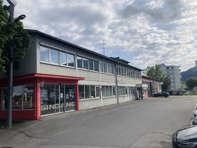 Attraktiver Standort für Verkauf, Produktion, Werkstatt und/oder Lager.