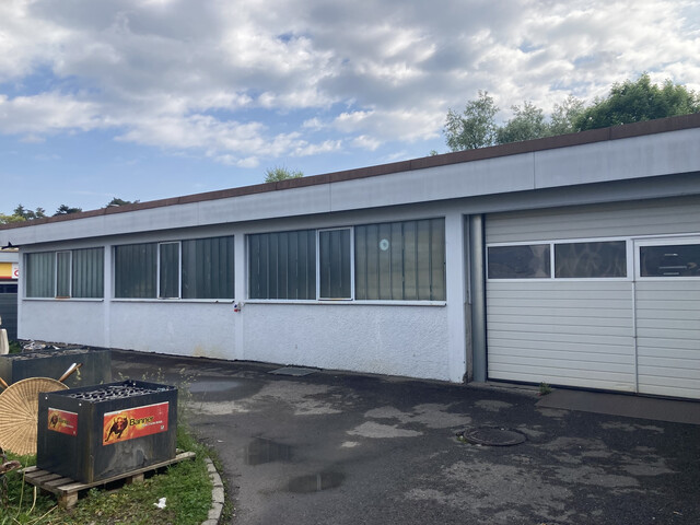 Attraktiver Standort für Verkauf, Produktion, Werkstatt und/oder Lager.