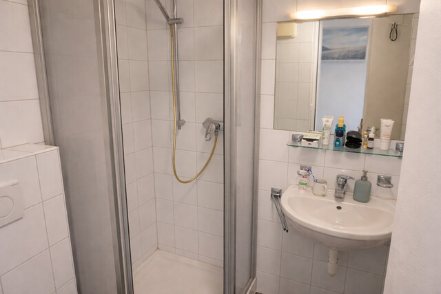 Lichtdurchflutete 2-Zimmer-Wohnung mit großen Fensterfronten – zentral in Feldkirch