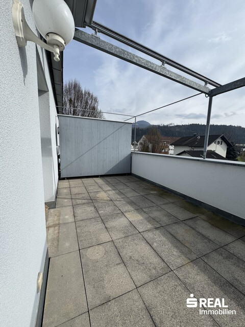 Tolle Dachgeschoss-Wohnung mit zwei Terrassen!