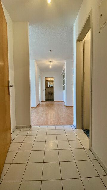 "ohne Provision" helle 2 Zimmer Wohnung mit Balkon