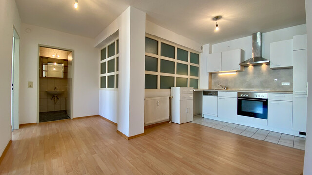 "ohne Provision" helle 2 Zimmer Wohnung mit Balkon