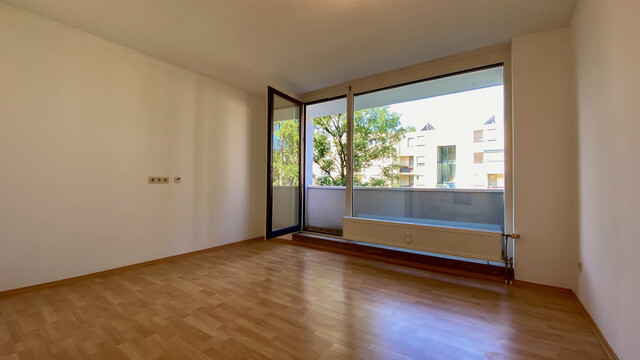 "ohne Provision" helle 2 Zimmer Wohnung mit Balkon