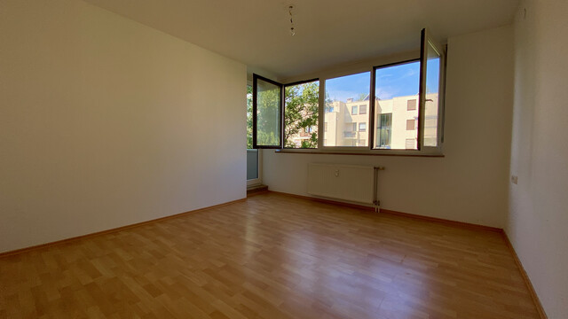 "ohne Provision" helle 2 Zimmer Wohnung mit Balkon