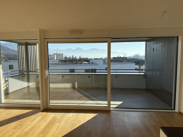 Moderne 3-Zimmer-Wohnung im Dachgeschoss inkl. 2 TG-Plätzen