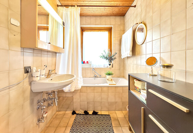 VERKAUFT: Gepflegte 2-Zimmerwohnung mit bester Infrastruktur und zwei Balkonen