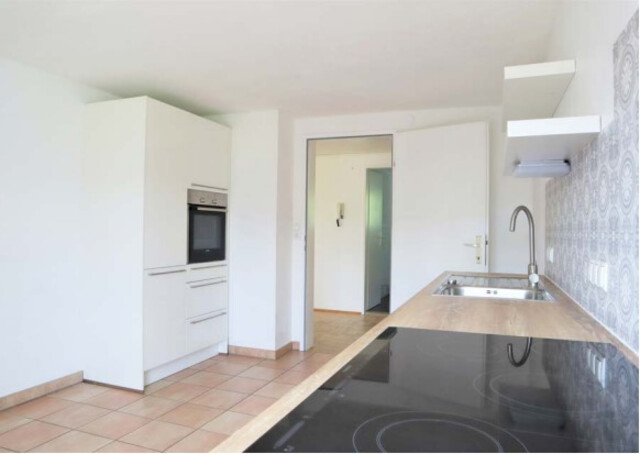 große 3 Zimmer Wohnung