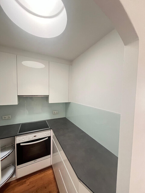 56m2, 2-Zimmer-Wohlfühlwohnung, provisionsfrei, renoviert für Single oder Paar, Balkonblick zur Karrenseilbahn...
