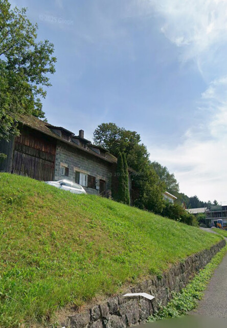 Sonniges Hang-Grundstück in 6837 Weiler – 1821 m², voll erschlossen, Altbestand abbruchfähig, Talblick