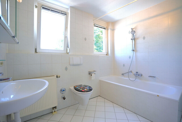 Gemütliche 3-Zimmer-Wohnung mit Balkon und privatem sonnigen Gartenanteil in Lustenau, Martin-Kink-Straße