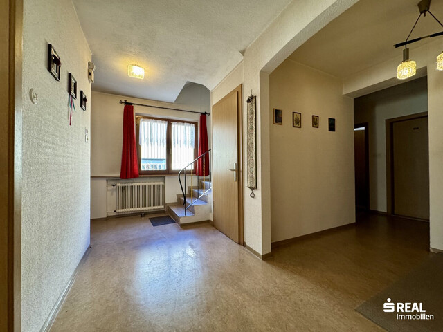 Großzügiges Mehrfamilienhaus mit vielseitigen Nutzungsmöglichkeiten