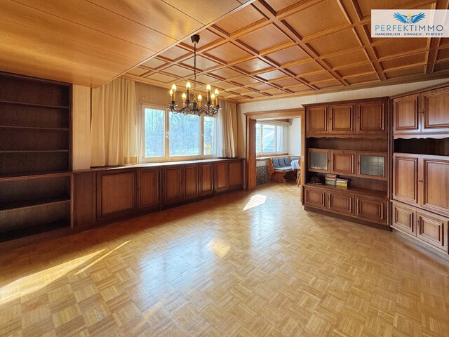 Haus mit großem Garten und Gestaltungspotenzial