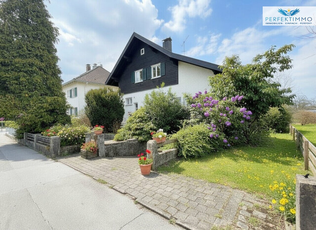 Haus mit großem Garten und Gestaltungspotenzial