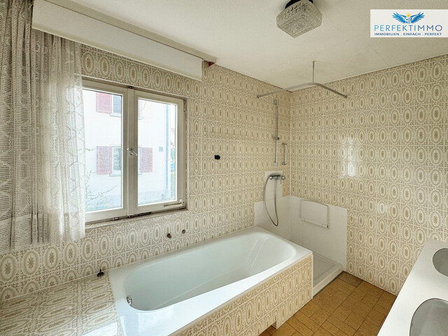 Haus mit großem Garten und Gestaltungspotenzial