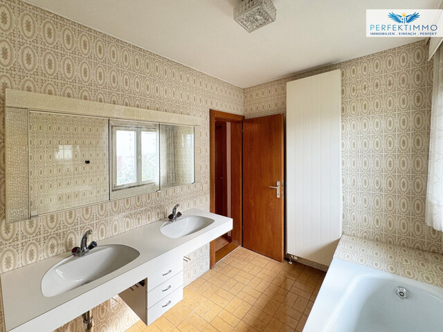 Haus mit großem Garten und Gestaltungspotenzial