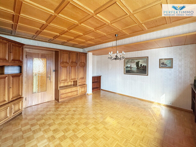 Haus mit großem Garten und Gestaltungspotenzial