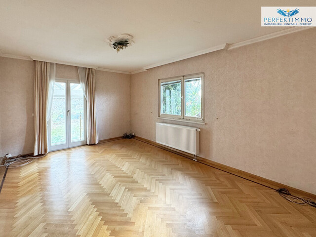 Haus mit großem Garten und Gestaltungspotenzial