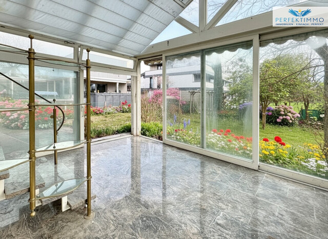 Haus mit großem Garten und Gestaltungspotenzial