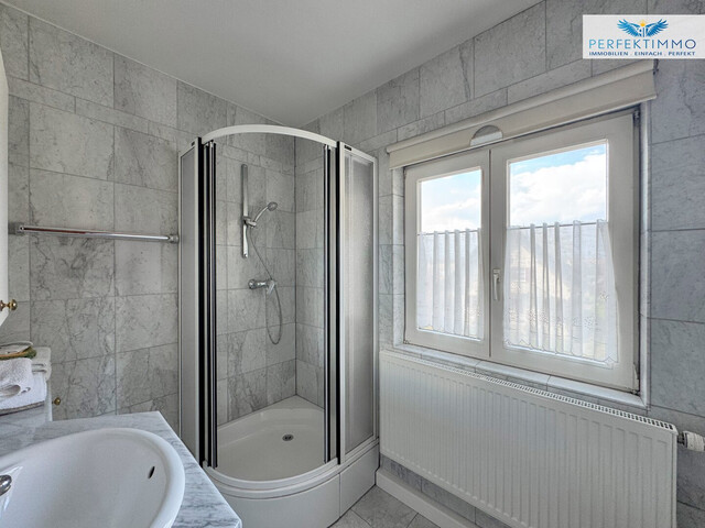 Haus mit großem Garten und Gestaltungspotenzial