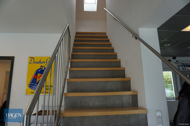 Vielseitig verwendbares Betriebsgebäude in guter Lage von Sulz zu verkaufen