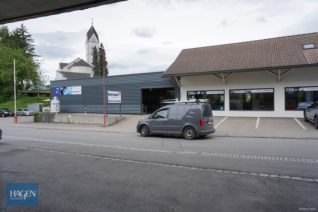 Vielseitig verwendbares Betriebsgebäude in guter Lage von Sulz zu verkaufen