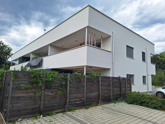 Moderne 3-Zimmerwohnung mit Garten inklusive 2 Tiefgargenplätze