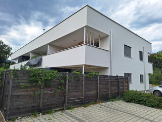 Moderne 3-Zimmerwohnung mit Garten inklusive 2 Tiefgargenplätze