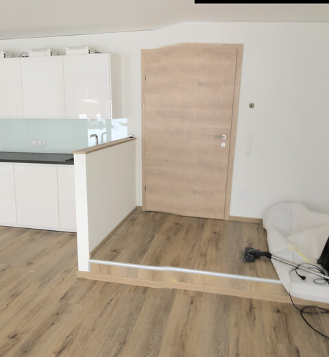 Langzeit Mieter:in im Herzen von Klösterle am Arlberg gesucht - Moderne 3,5 Zimmer Erdgeschoss Wohnung 
