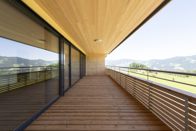 2-Zimmer-Terrassenwohnung mit Panoramaaussicht in Egg-Großdorf
