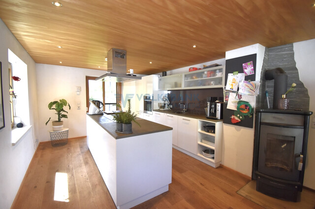 Schnäppchenhaus auf großzügigem Grundstück!