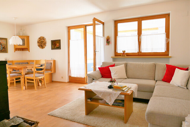 Großzügige, sonnige 3-Zimmerwohnung mit Garten in Gantschier