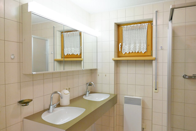 Großzügige, sonnige 3-Zimmerwohnung mit Garten in Gantschier