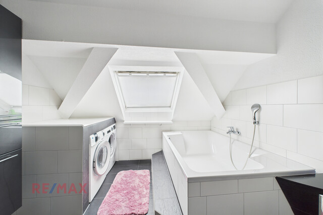 Zinshaus mit Pizzeria und bebaubarer Grundstücksreserve – Alles an einem Standort