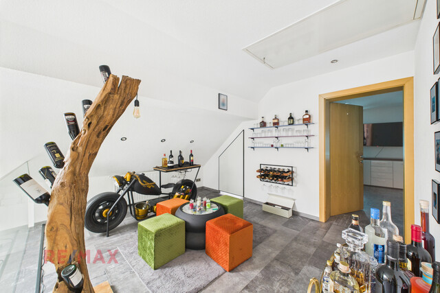 Zinshaus mit Pizzeria und bebaubarer Grundstücksreserve – Alles an einem Standort