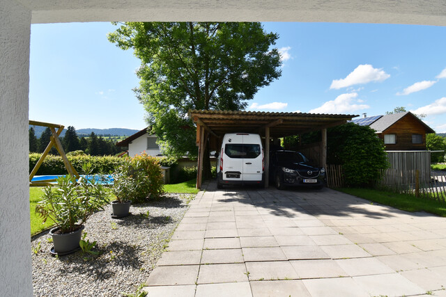 Wunderschönes Einfamilienhaus mit großem Garten inkl. eigenem Pool