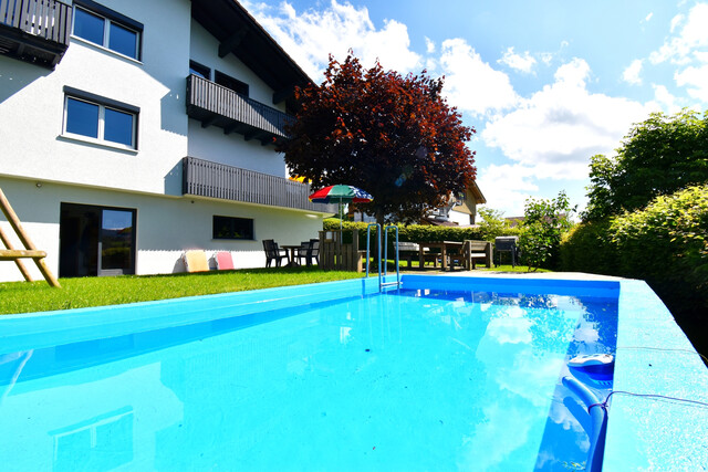 Wunderschönes Einfamilienhaus mit großem Garten inkl. eigenem Pool