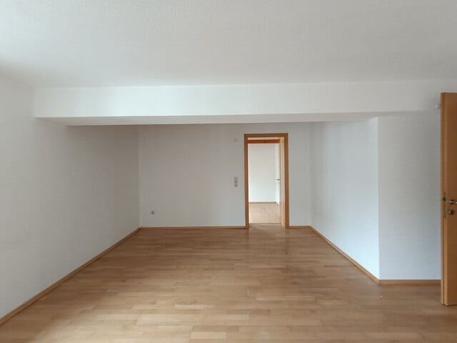 4,5 Zimmer Wohnung |  Balkon | Abstellplatz