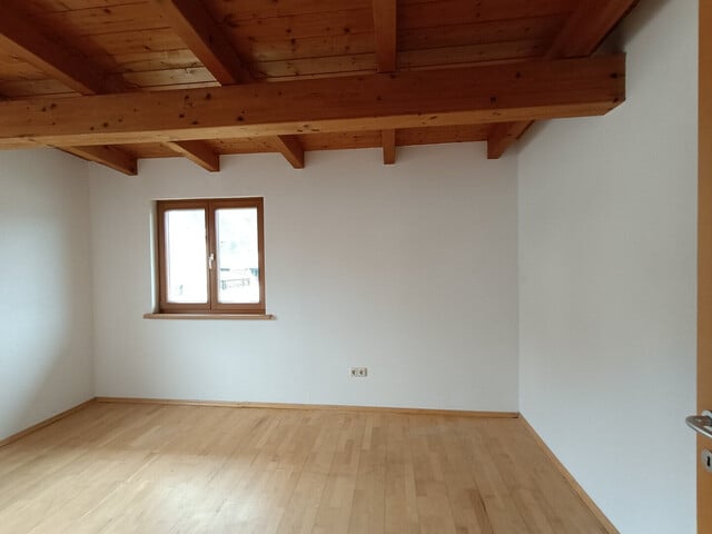 4,5 Zimmer Wohnung |  Balkon | Abstellplatz