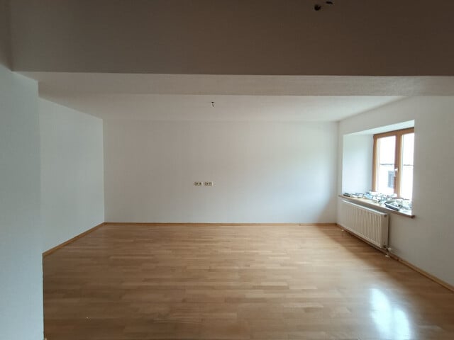 4,5 Zimmer Wohnung |  Balkon | Abstellplatz