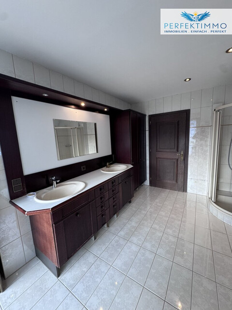 Wohnen & Arbeiten vereint: Villa mit Büro und Hobbyflächen in Götzis!