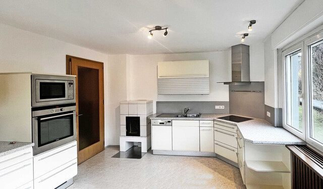 Einfamilienhaus mit großem Grundstück