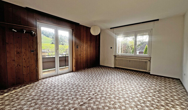 Einfamilienhaus mit großem Grundstück