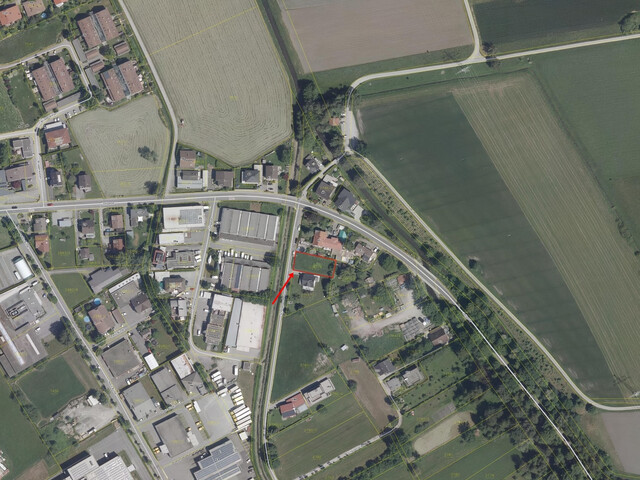 Schönes Grundstück für Ihr neues Eigenheim in liebevoller Umgebung