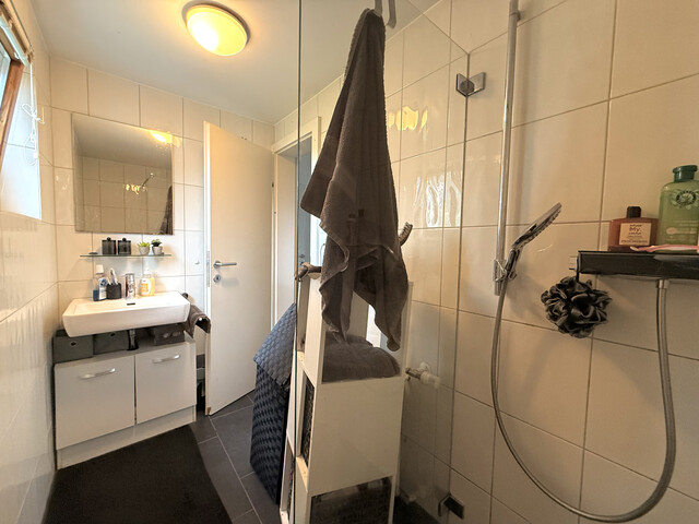 ... helle 3-Zimmer-Wohnung in Zweifamilienhaus zu vermieten