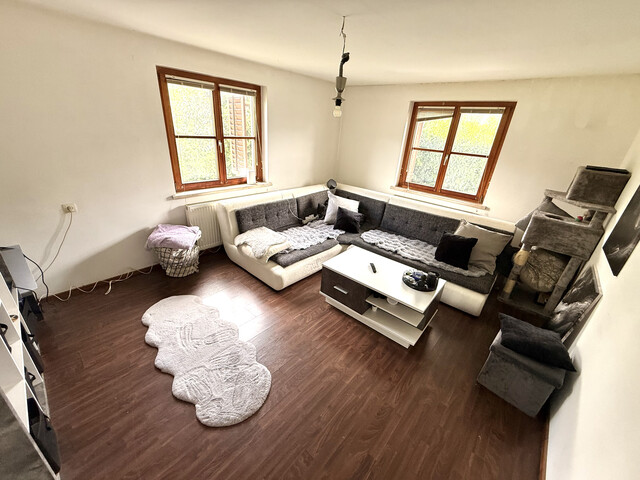 ... helle 3-Zimmer-Wohnung in Zweifamilienhaus zu vermieten